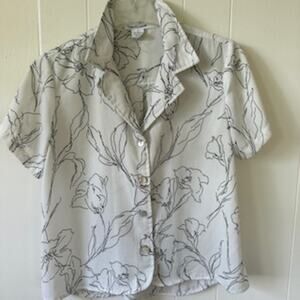 Women's Small Lotus & Lavender Floral Black and White